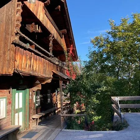 Holiday home Berghaus Wiesegg - Uriges Tiroler Bauernhaus Fuegenberg