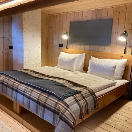 Holiday home Berghaus Wiesegg - Uriges Tiroler Bauernhaus Fuegenberg