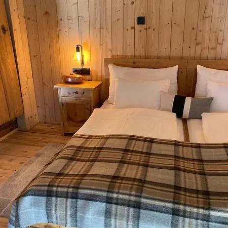 Holiday home Berghaus Wiesegg - Uriges Tiroler Bauernhaus Fuegenberg